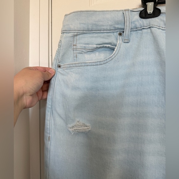 Old Navy Sky- Hi Straight High Rise Distressed secret smooth jeans- size 28 NWOT - Picture 5 of 9